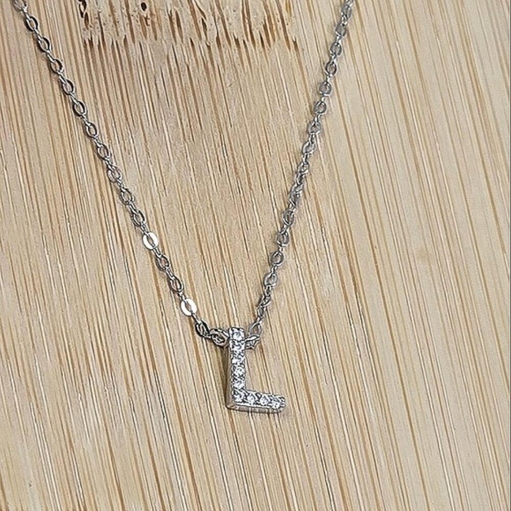 925 Sterling Silver Alphabet Letter "L" Necklace with Moissanite Gemstones. - Picture 6 of 7